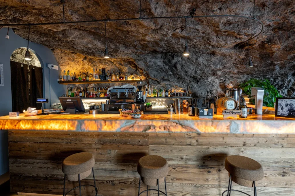 Bar at Il Pirata restaurant in Praiano, Italy.